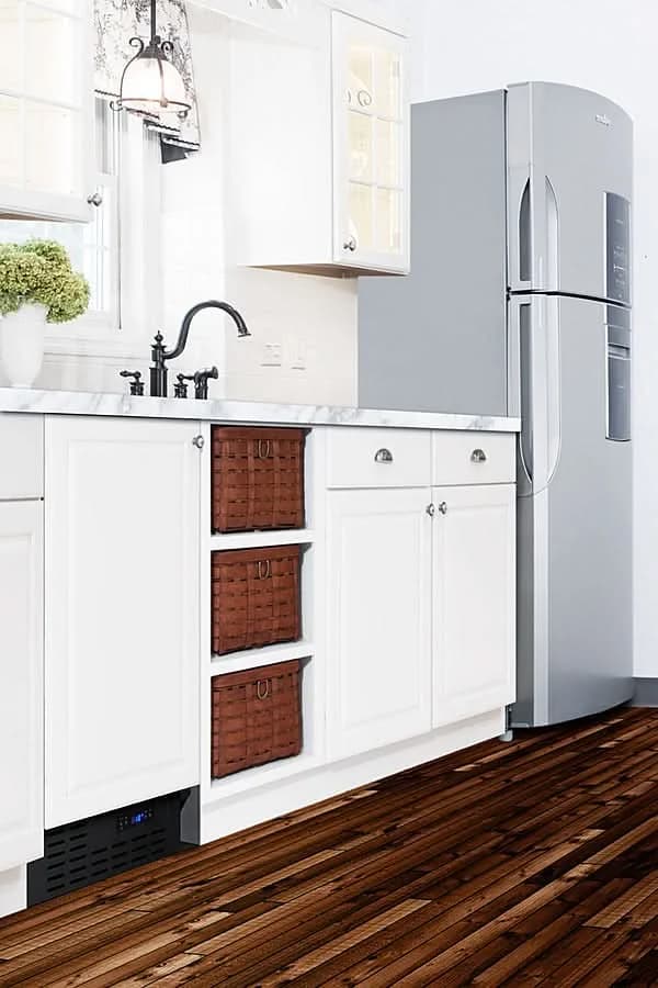 Summit 18 8 lb. Drain-Free Icemaker, ADA Compliant (Panel Not Included) - BIM18IFADA - image 5