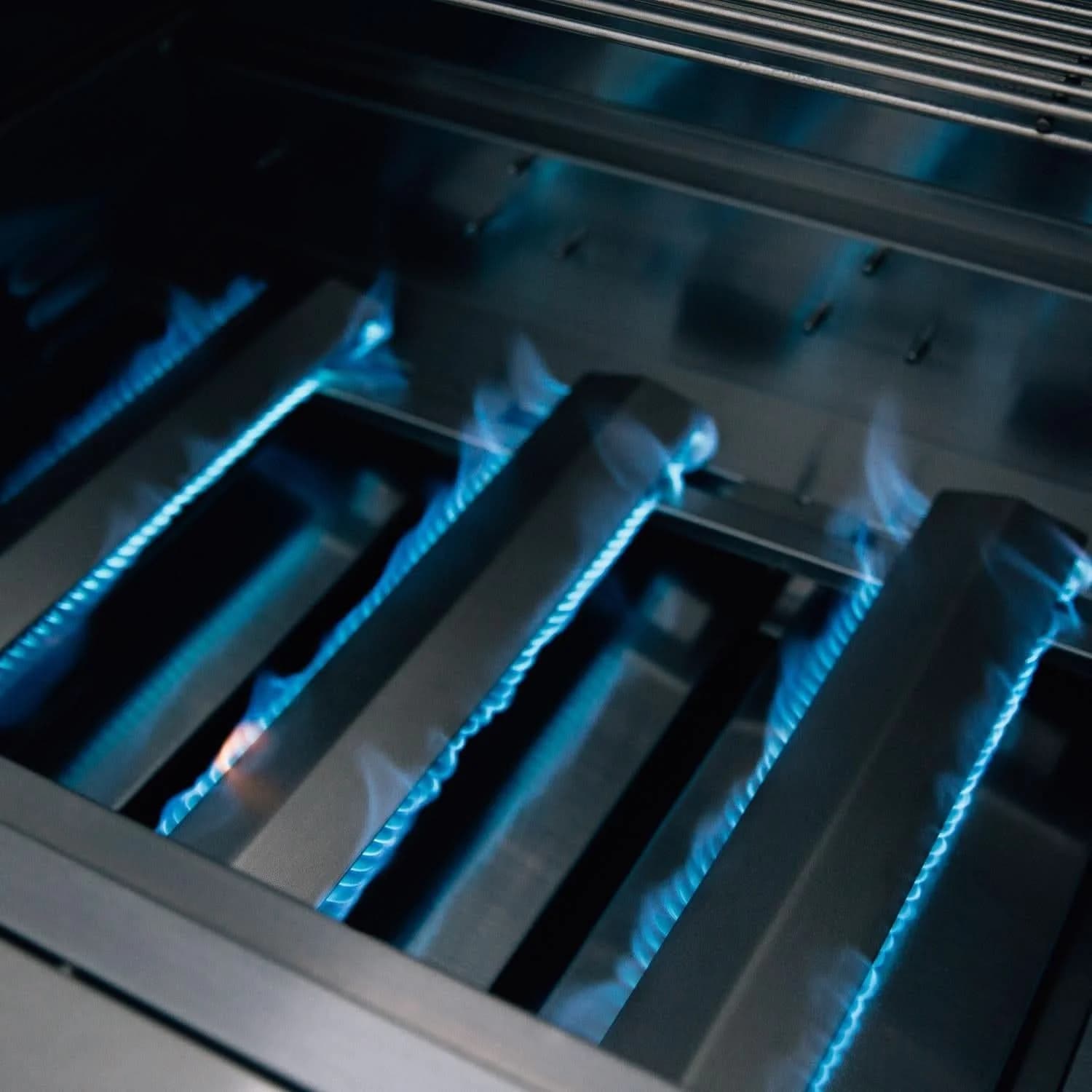 Summerset Sizzler PRO - 40-Inch 5-Burner Built-In Grill - Liquid Propane Gas - SIZPRO40-LP - image 4