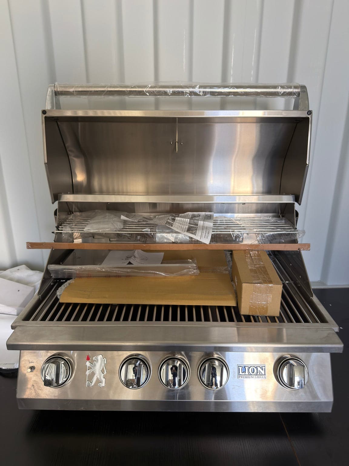 Lion L75000 32-Inch Stainless Steel Built-In Propane Gas Grill - 75623-OB (Open Box) - image 5