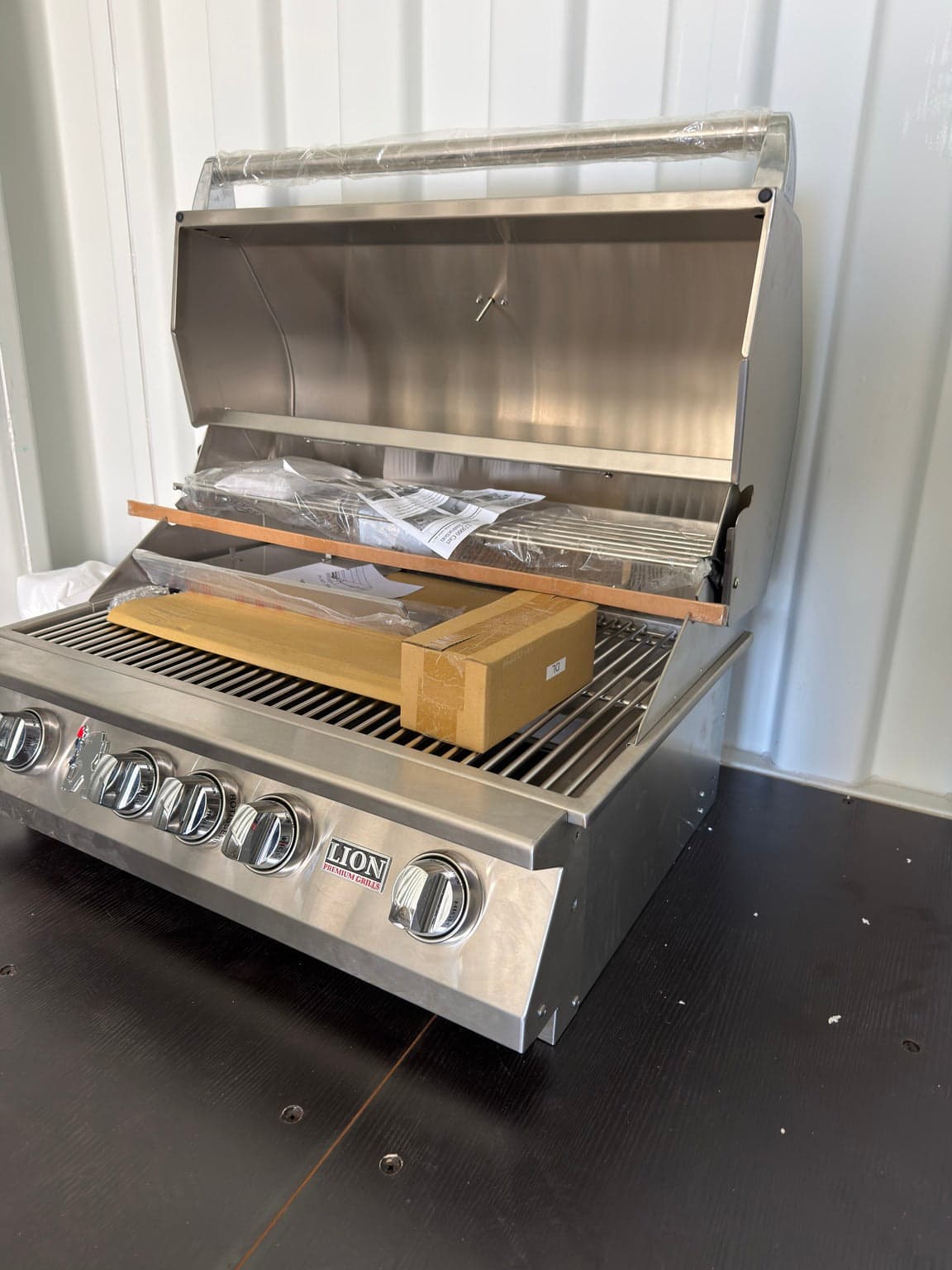 Lion L75000 32-Inch Stainless Steel Built-In Propane Gas Grill - 75623-OB (Open Box) - image 6