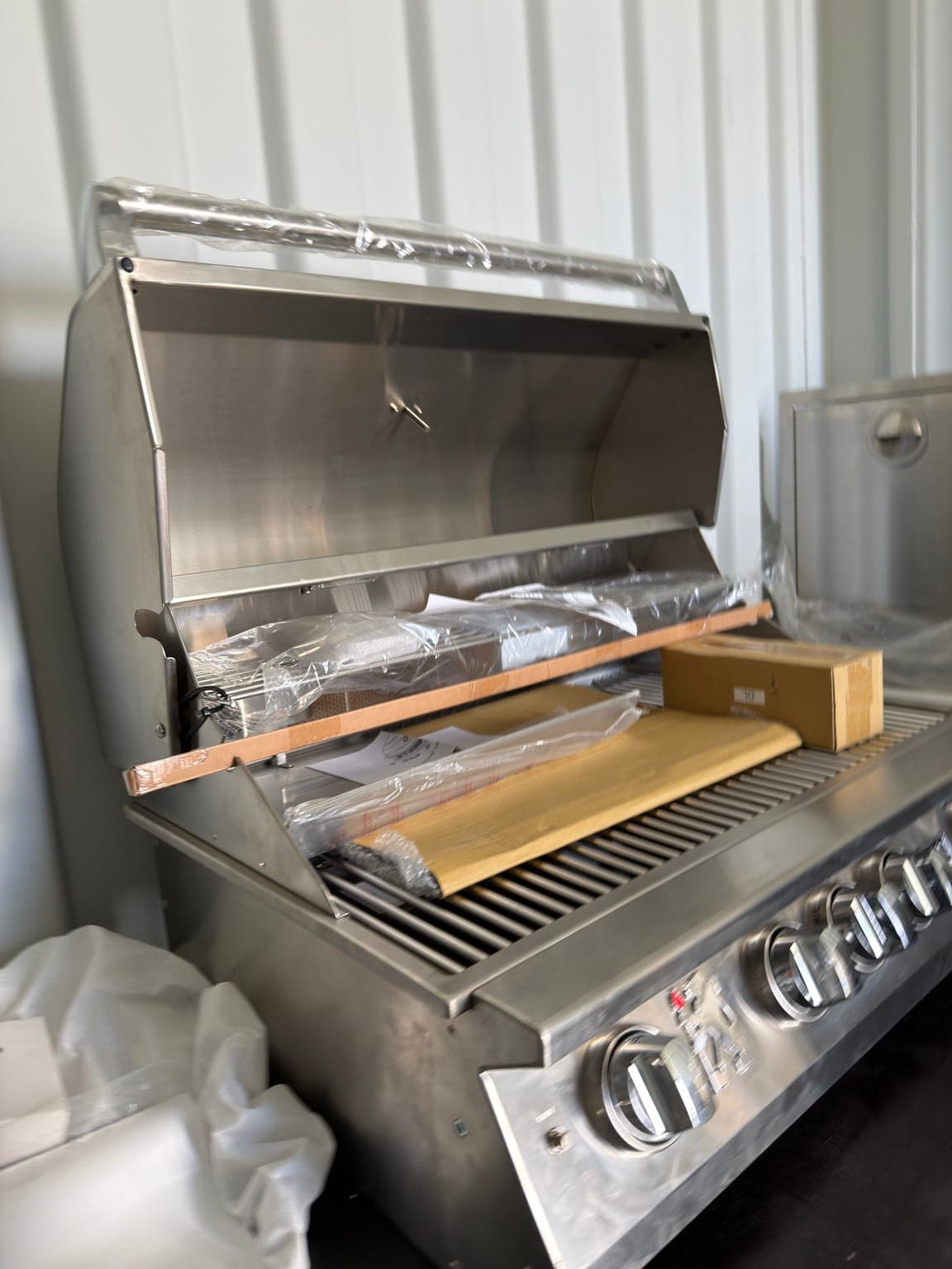 Lion L75000 32-Inch Stainless Steel Built-In Propane Gas Grill - 75623-OB (Open Box) - image 7
